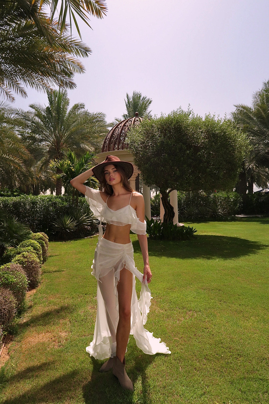 Nefertiti Set in Off White